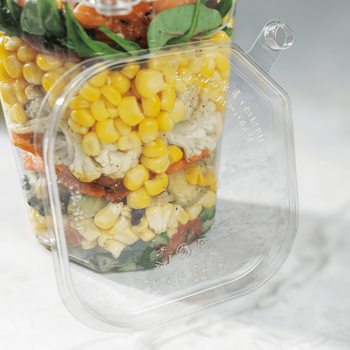 Karat 109 mm PET Flat Lid for 8-32 oz PET Tamper Resistant Square Container, Clear — 400 ct
