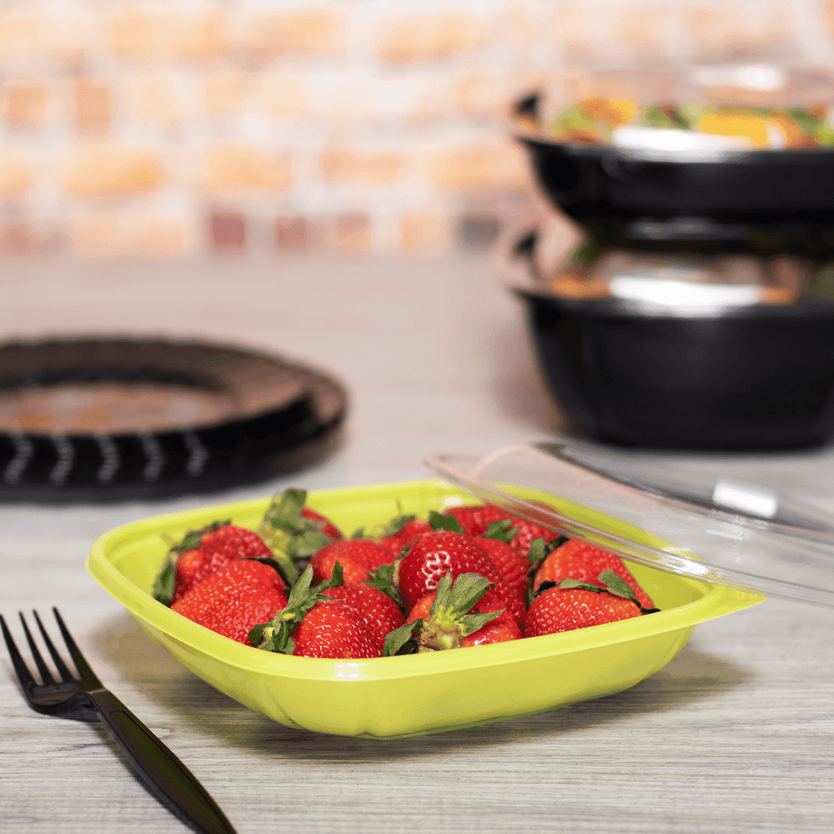 Karat 24 oz Square Disposable Salad Bowl, PET, Green — 300 ct