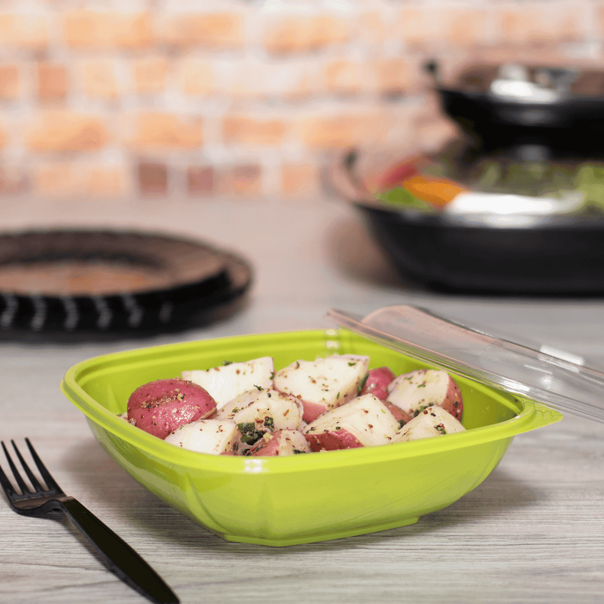 Karat 32 oz Square Disposable Salad Bowl, PET, Green — 300 ct