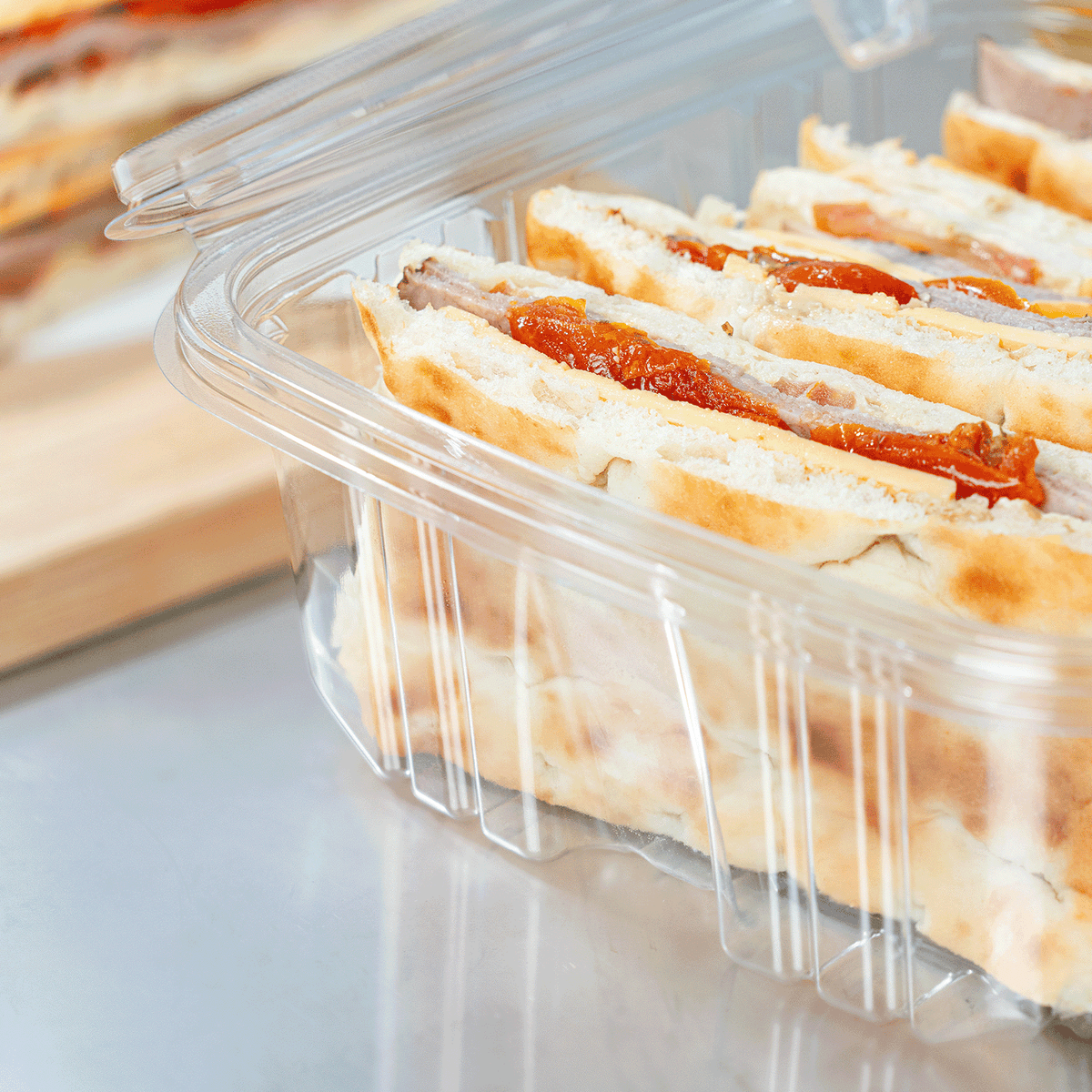 Karat 64 oz PET Tamper Resistant Hinged Deli Containers w/Flat Lid — 150 sets — product photo 4