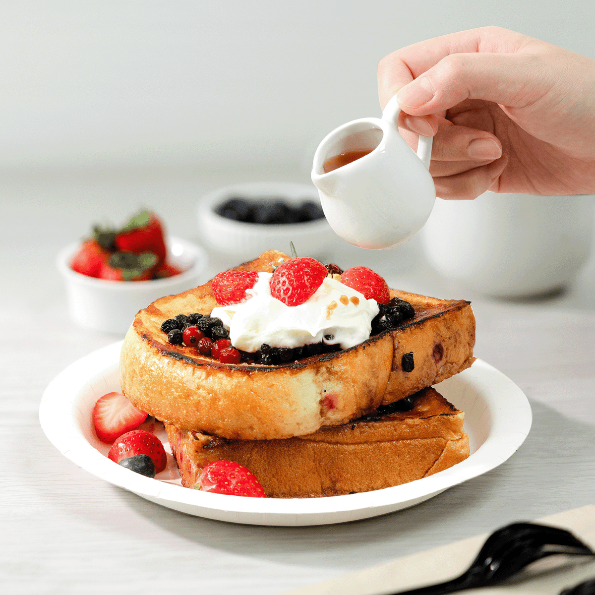 Karat 8.5" White Paper Plate — 200 pcs — product photo 4