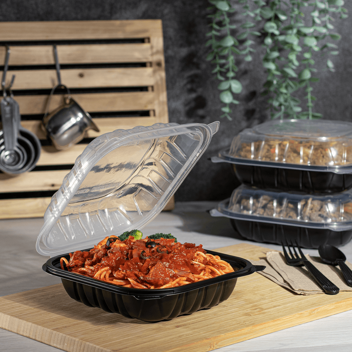 Karat 8" x 8" Premium PP Hinged Container — 150 ct
