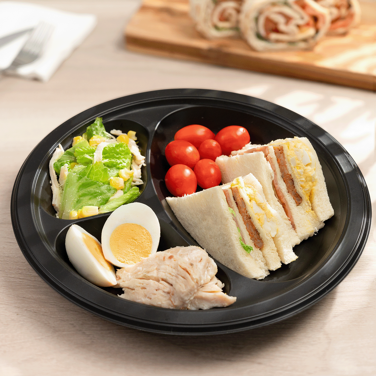 Karat Earth 3 Compartments, 10.25" Mineral Filled PP Round Plates, Black — 500 pcs