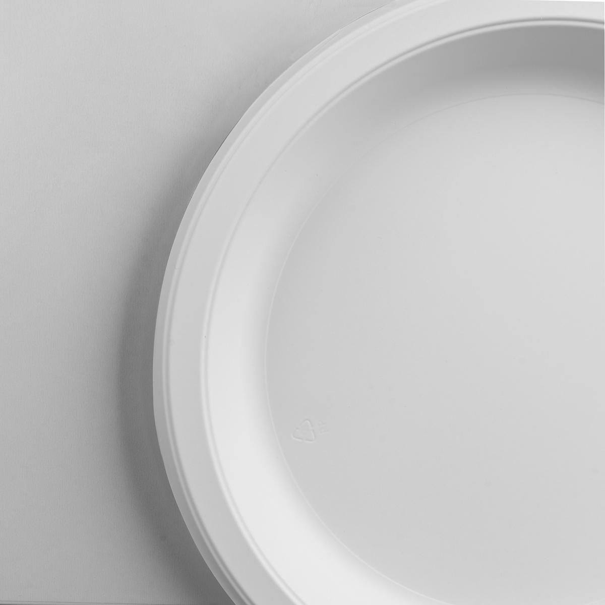 Karat Earth 9" Mineral Filled PP Round Plates, White — 500 pcs — product photo 6