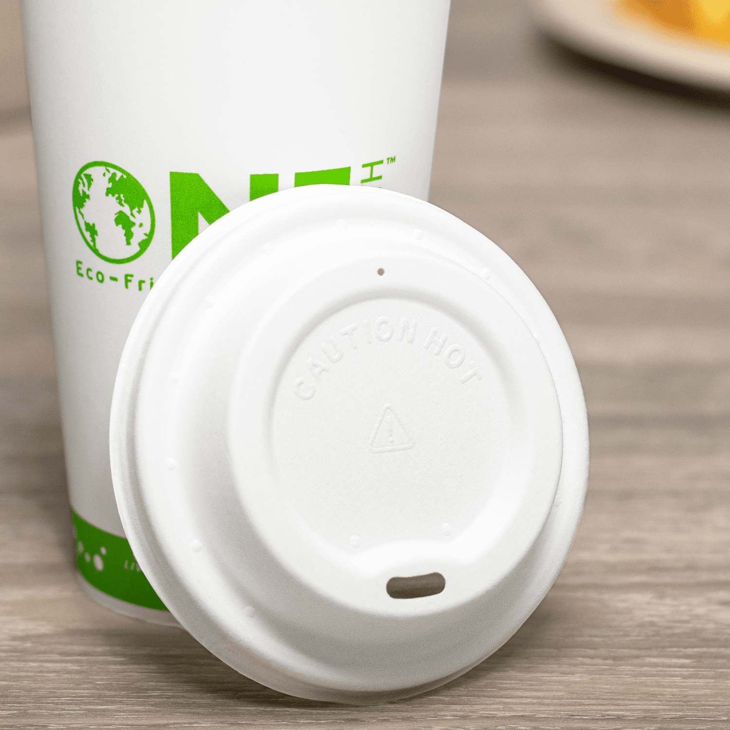 Karat Earth 90mm Bagasse Sipper Dome Lid for 10-24oz Hot Cup, White — 500 pcs