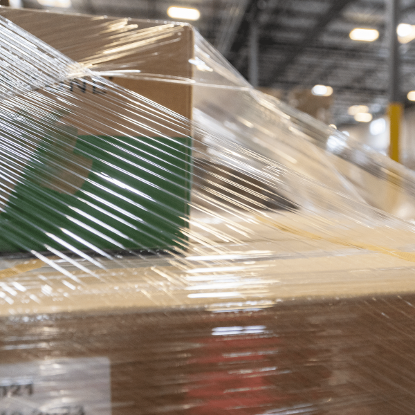Karat Hand Wrap Stretch Film (18" x1476'), 43 Gauge — 4 Rolls — product photo 4